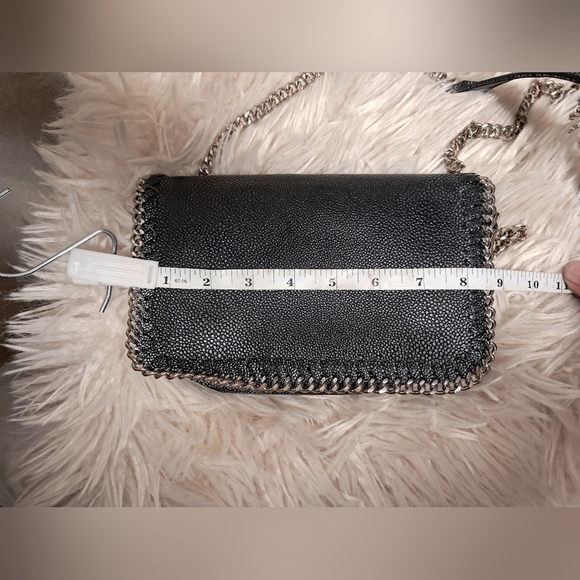 Sondra Roberts Silver Chain Leather Crossbody Bag - Picture 4 of 7